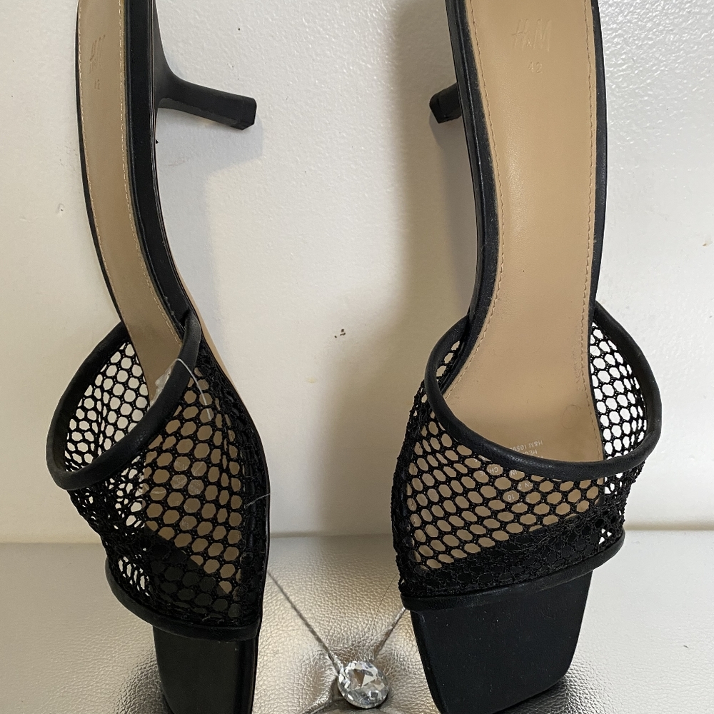 Sandals - Picture 8 of 10